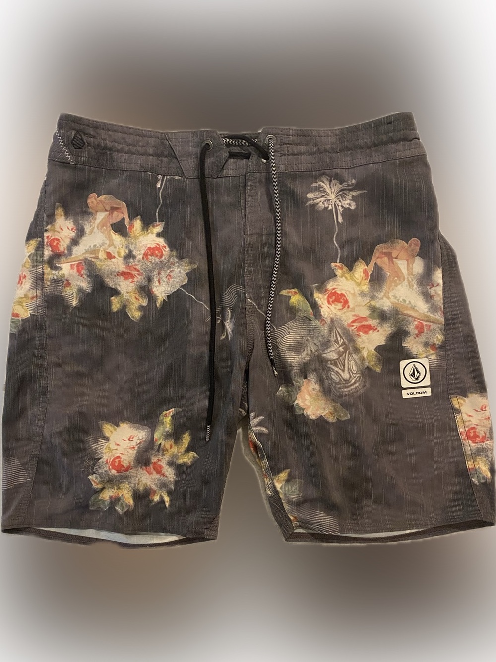 Volcom slingers board shorts, size 29, color gray